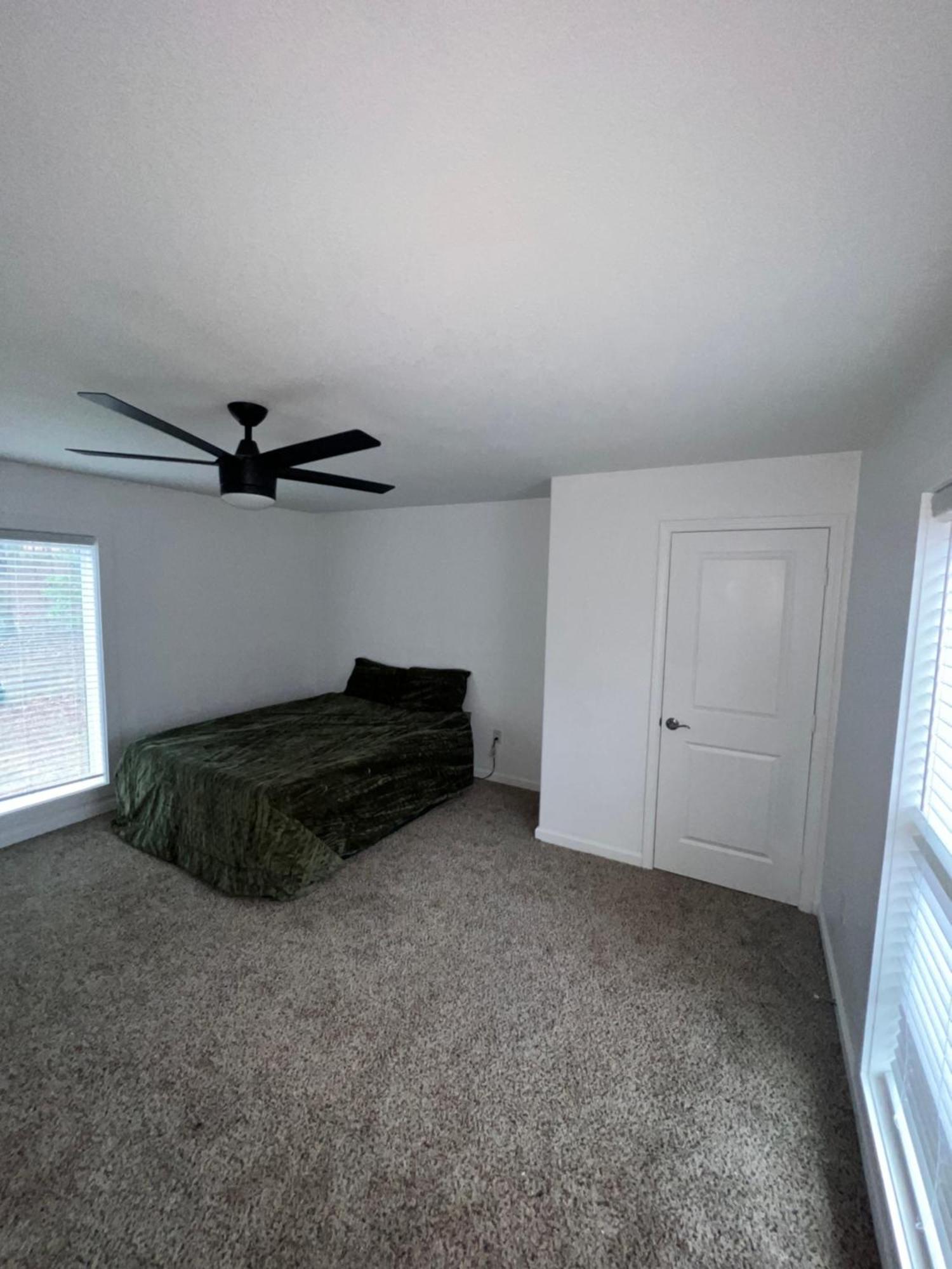 The Getaway House Atl Budget Room Carrollton Exterior photo